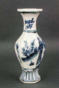 Chinese Old Yuan/Ming Type Porcelain Vase