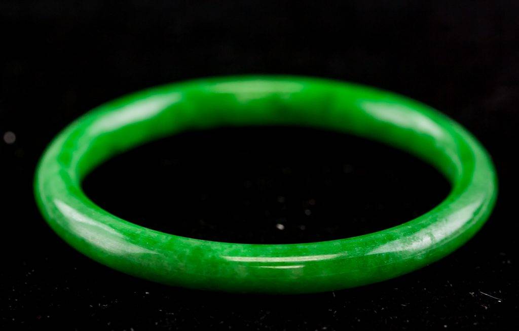 Burma Imperial Green Jadeite Bangle